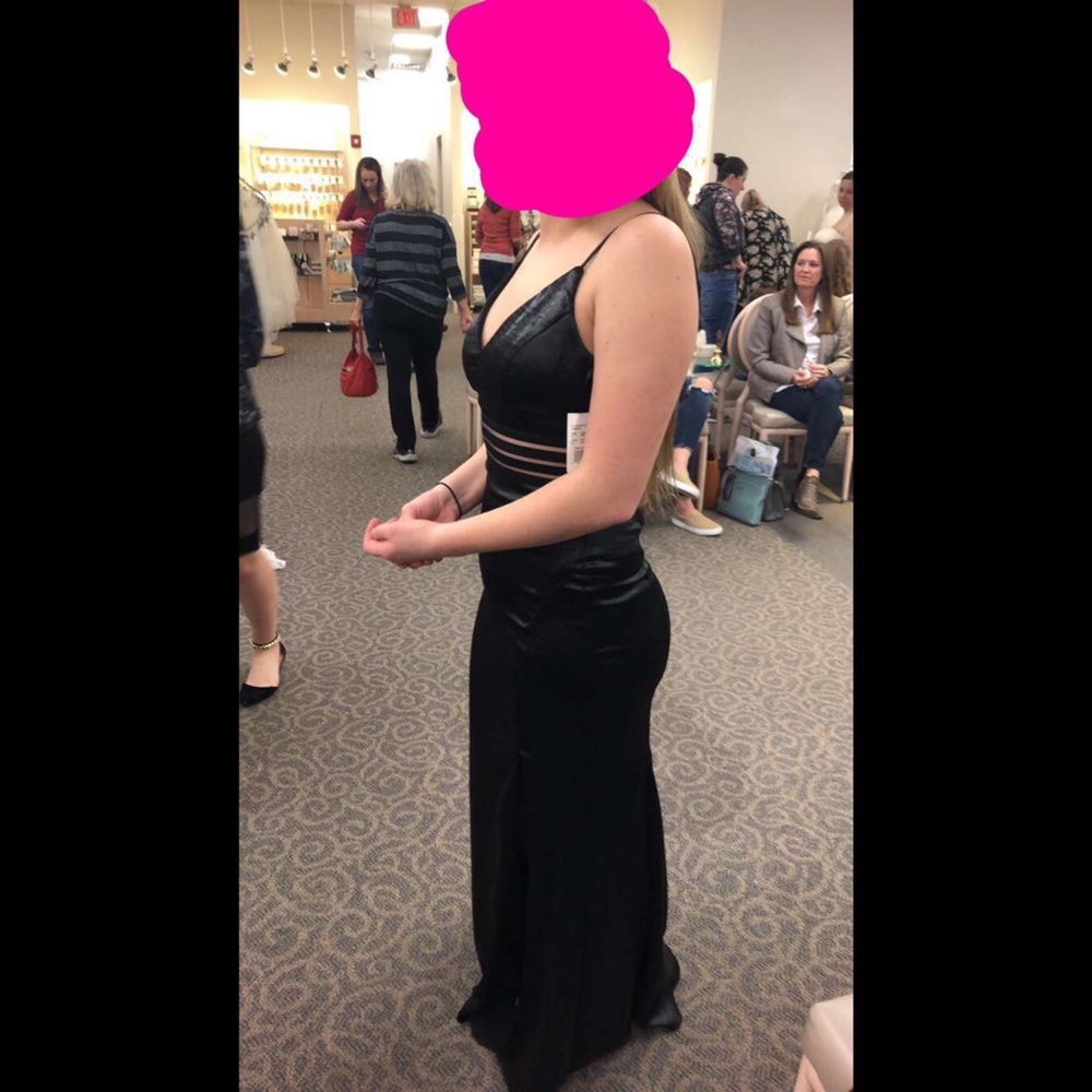 PROM DRESS - Picture 2 of 7